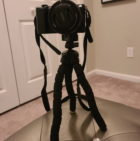 Sony Alpha a5100 Mirrorless Camera - Picture 10 of 12